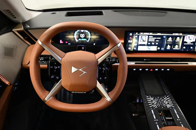 DS Automobiles No8 E-Tense Étoile 4x4