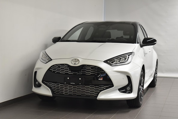 First vehicle image