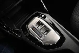 Peugeot 2008 1.2 Hybrid Style