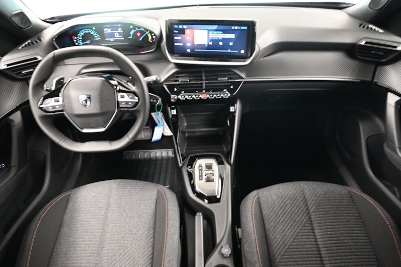 Vehicle image PEUGEOT 2008