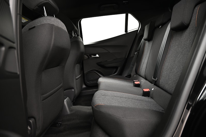 Vehicle image PEUGEOT 2008