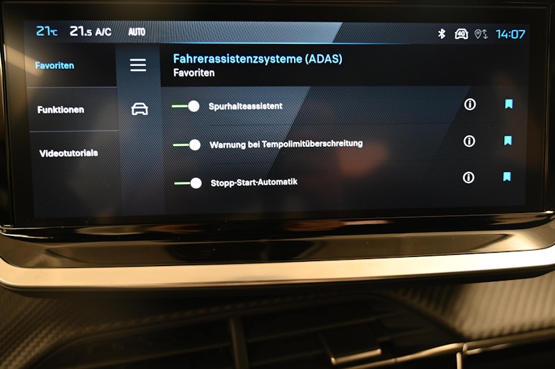 Vehicle image PEUGEOT 2008