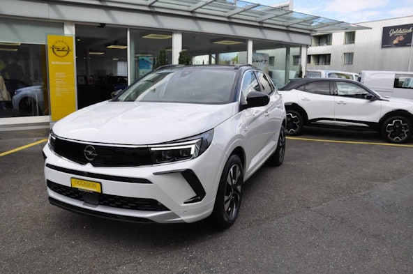 First vehicle image