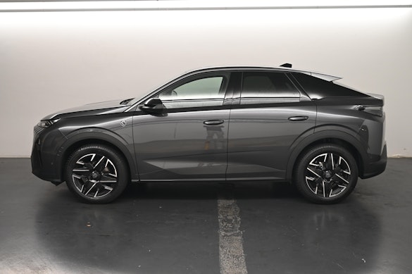 PEUGEOT 3008 1.2 Hybrid GT 2