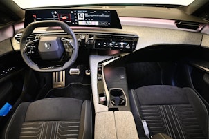 Vehicle image PEUGEOT 3008 1.2 Hybrid GT