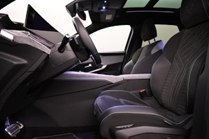 Vehicle image PEUGEOT 3008 1.2 Hybrid GT