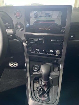 Vehicle image 9 Vehicle image 9