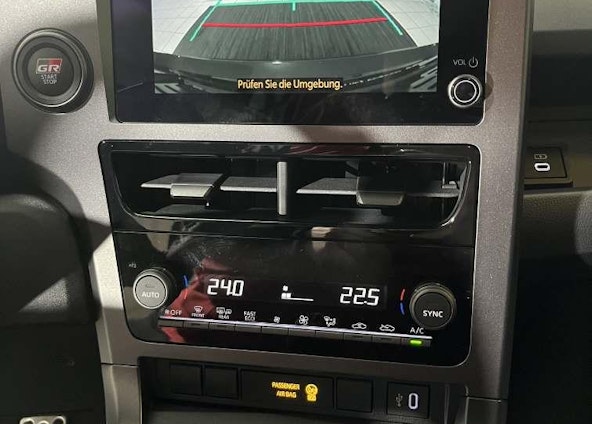 Vehicle image 9 Vehicle image 9