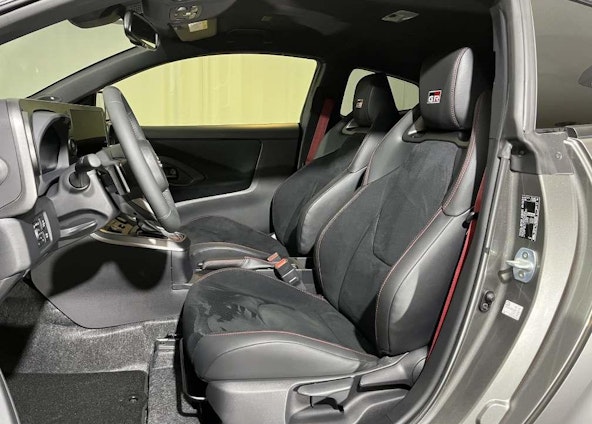 Vehicle image 6 Vehicle image 6