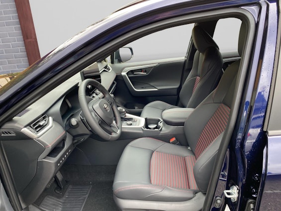 Vehicle image 7
