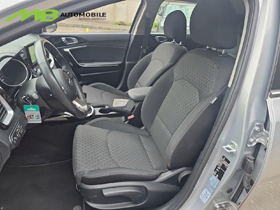 Vehicle image 9 Vehicle image 9