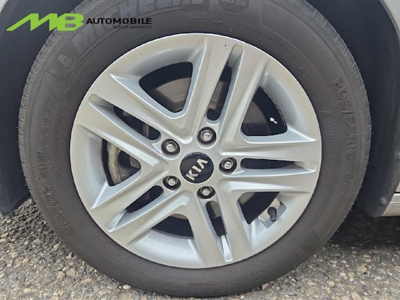 Vehicle image 15 Vehicle image 15