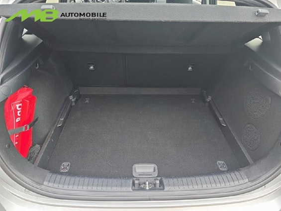 Vehicle image 6 Vehicle image 6