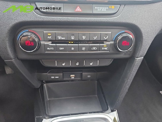 Vehicle image 14 Vehicle image 14