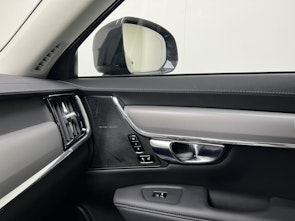 Vehicle image VOLVO V90 Cross Country 2.0 B5 Plus AWD