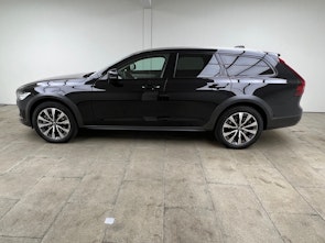 Vehicle image VOLVO V90 Cross Country 2.0 B5 Plus AWD