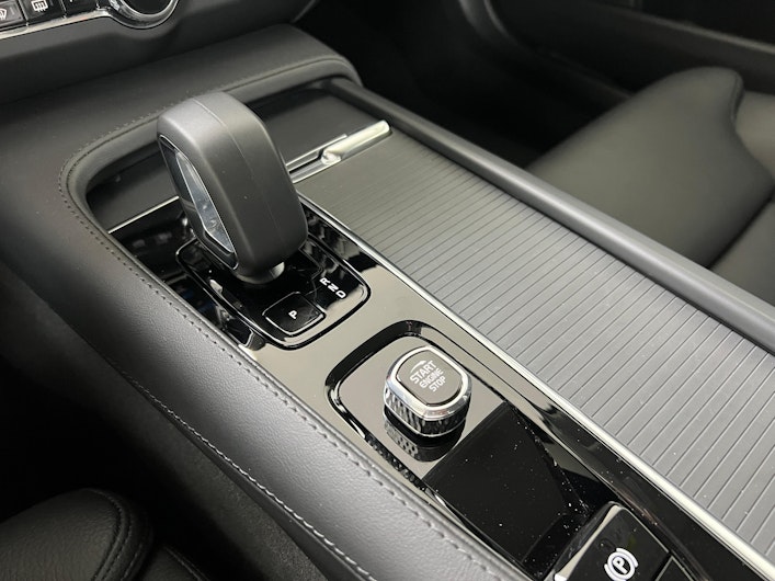 Vehicle image VOLVO V90