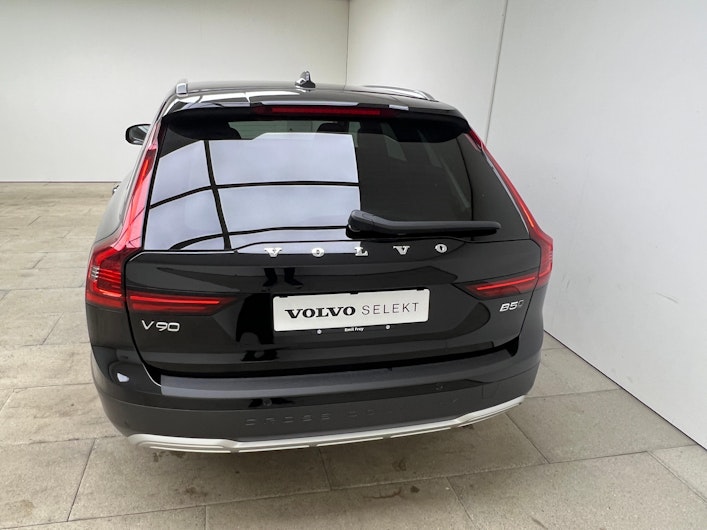 Vehicle image VOLVO V90