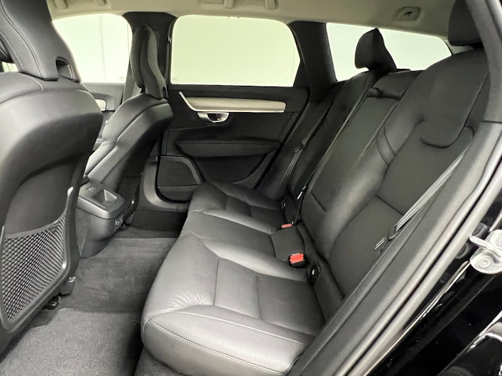 Vehicle image VOLVO V90