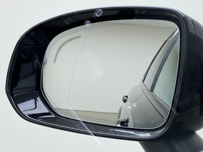 Vehicle image VOLVO V90