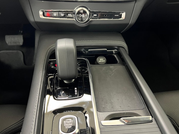 Vehicle image VOLVO V90