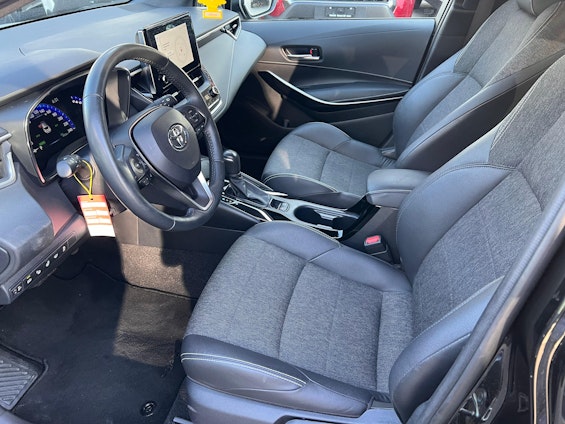 Vehicle image 8