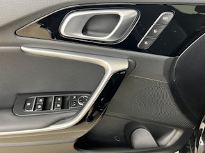 Vehicle image KIA Ceed SW 1.6 GDi Plug-in Hybrid Style / ab 3,99% Leasing bei Abschluss einer Protect Autoversicherung