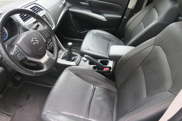 Vehicle image 3
