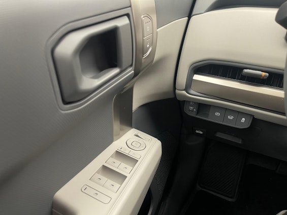 Vehicle image 19 Vehicle image 19