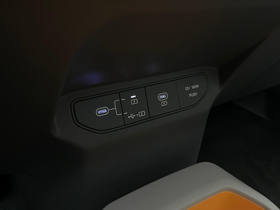 Vehicle image 16 Vehicle image 16