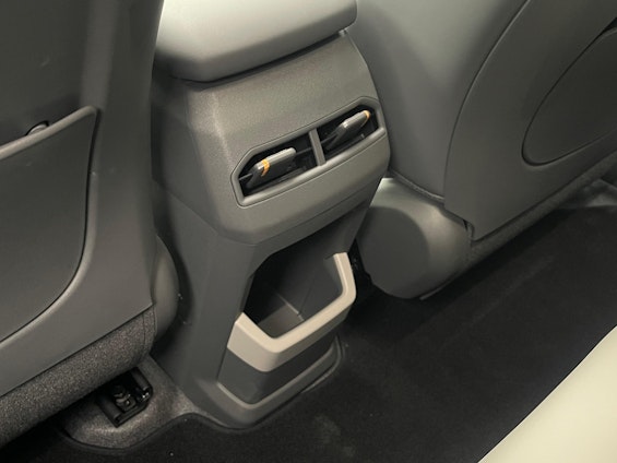 Vehicle image 25 Vehicle image 25