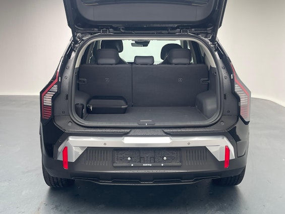 Vehicle image 27 Vehicle image 27