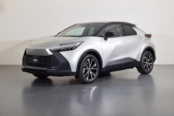 First vehicle image