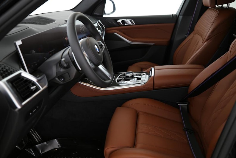 Vehicle image BMW X5