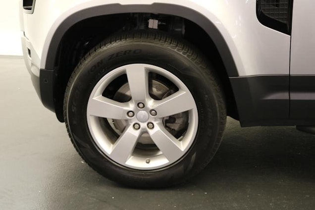 Vehicle image 8