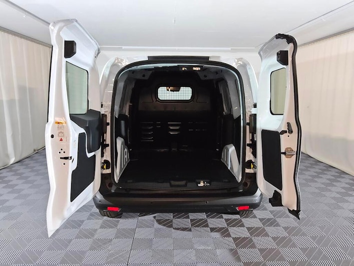 image du véhicule FORD E-C5 AIRCROSS ELEKTRO PLUS