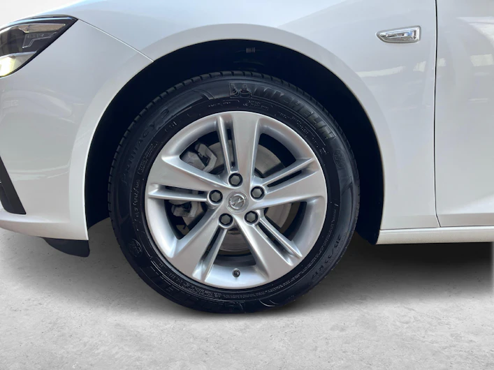 Fahrzeugbild OPEL INSIGNIA