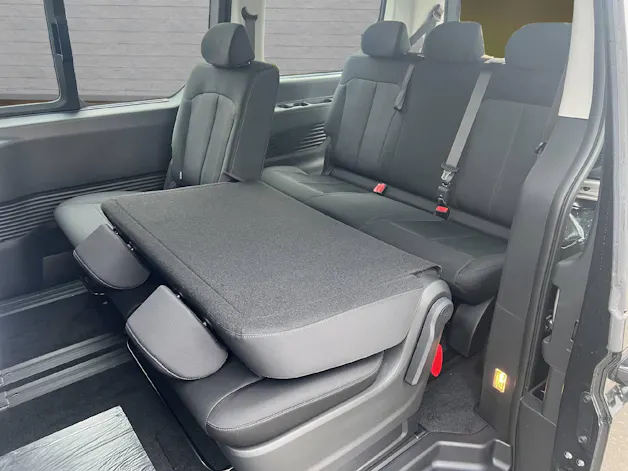 Hyundai Staria Wagon 1.6 GDi HEV Amplia