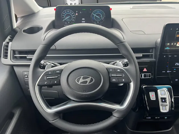 Hyundai Staria Wagon 1.6 GDi HEV Amplia