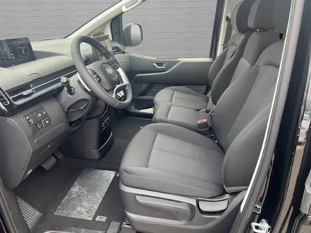 Hyundai Staria Wagon 1.6 GDi HEV Amplia