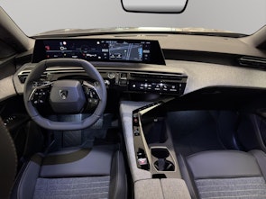 Vehicle image PEUGEOT 5008 1.2 Hybrid Allure Premium