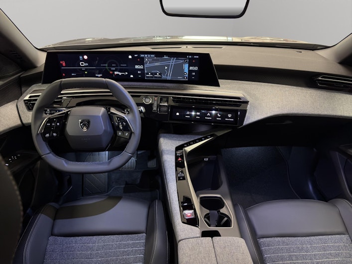 Vehicle image PEUGEOT 5008