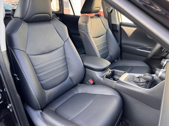 Vehicle image 14 Vehicle image 14