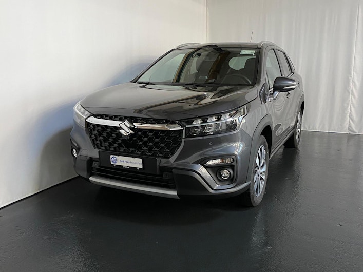 Vehicle image SUZUKI S-CROSS