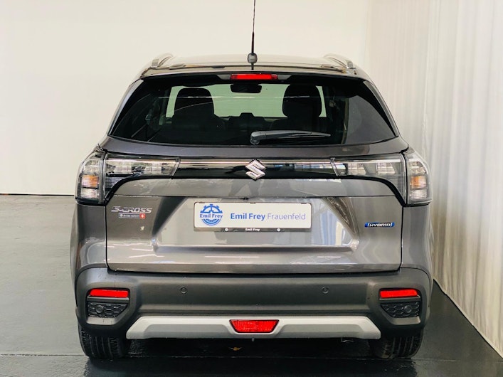 Vehicle image SUZUKI S-CROSS