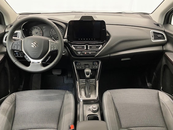 Vehicle image 18