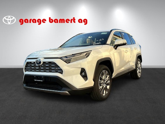 First vehicle image