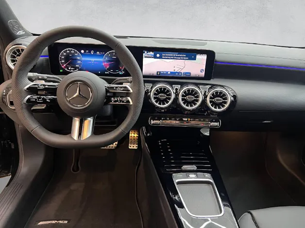 MERCEDES-BENZ A 250 AMG Line 4Matic