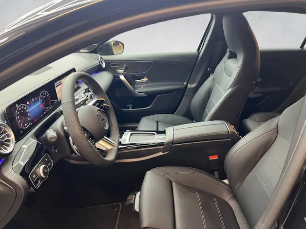 MERCEDES-BENZ A 250 AMG Line 4Matic