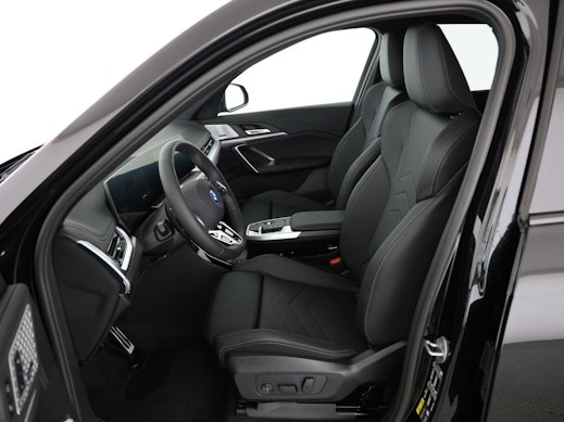 BMW X1 25e xDrive paddles 3